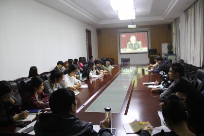 公管B体育
5.4座谈会02.JPG